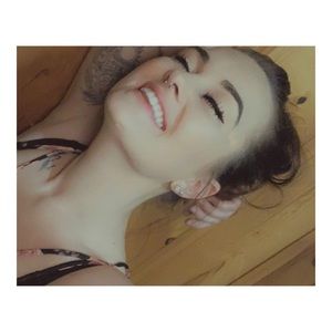 Meet your Posher, Brittney